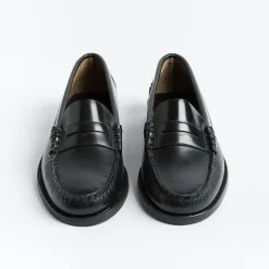 GIL's Loafers* - 740 Moccasin - Black Leather